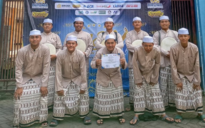 Group Sholawat Ahnafussholihin SMKN 2 Surabaya Raih Juara 3 Festival Albanjari Tingkat Jawa