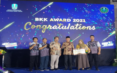 BKK SMKN 2 SURABAYA MERAIH JUARA 1 DI BKK AWARD 2021