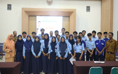 Sosialisasi WEB BKK SMEKDA: Penelusuran Calon Mahasiswa, Tenaga Kerja, dan Pengusaha Sukses SMKN 2 Surabaya